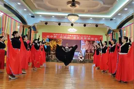 老师和我们学员一起共舞，来看看妩媚妖娆的新疆美女--曼孜老师视频封面