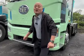 解放电动重卡来啦#货车 #卡友 #解放卡车 @上海苏锦物流有限公司视频封面