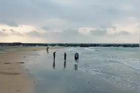 #总有一片海值得你去看看 #保持热爱奔赴山海 #治愈系风景视频封面