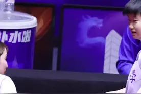 下班了，现场一片孙颖莎我爱你的海洋狂喊#孙颖莎#平野美宇#乒超联赛