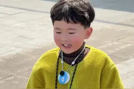 第一视角给妈妈买「醒时春山」啦～ （祝大家女神节快乐💖 #越养就越上头的人类幼崽 #萌娃购物第一视角 #奶声奶气  #妈咪新风向 #我家带娃有绝招