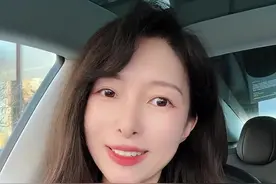 做自己就挺好 对标是门艺术，尤其语言是门艺术！余总可能更擅长的是技术，从底层通信、芯片、座舱、底盘、系统，全部自研一体化的技术，确实没有哪家可以来对比了。#余承东 #自动驾驶 #雷军 #人工智能 #商业新说视频封面