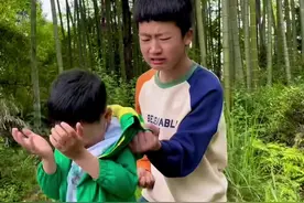 年纪轻轻就染上了这个……#农村孩子的乐趣 #熊孩子 #天生我有戏视频封面