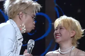 #抖音热歌 #见不到忘不了 #一首歌一个故事