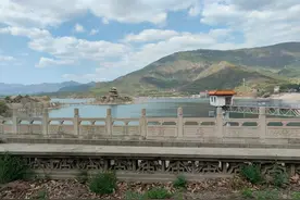 吃过午饭直奔十三陵水库，可库区没开放视频封面