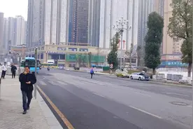 公交217路.B236路.207路.K236路.211路.73路.35路视频封面