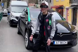 葡萄牙的街头，发现出租车都是特斯拉的！#特斯拉出租车 #特斯拉MODELX #葡萄牙 #里斯本 #辛特拉视频封面