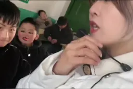 学生:感觉天突然塌了，#看一遍笑一遍 #师生日常 #搞笑配音视频封面