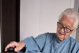 妈妈96岁，能够力所能及的事情都是自己去做，从不麻烦自己的儿女，今天做的半烫面韭菜蒸包。视频封面