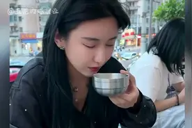 老北京豆汁我老喝，没有这么夸张吧视频封面