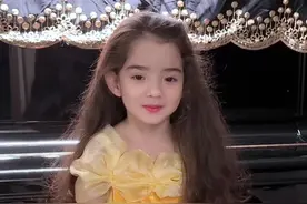 确认是个好爸爸 #听到优点请睁眼#混血宝宝黄允知 #爸爸带娃  #骗你生女儿 #公主裙