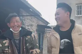 四河大爷说自己过成现在这样，全是因为没老婆造成的，心里也清楚村里对他的帮助很多。就是一心想寻个媳妇#热门 @#农村生活 #正能量 #四河大爷视频封面