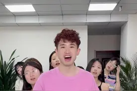 猜泡面口味，哈哈有意思 #办公室游戏 #办公室日常 #方便面 #盲选