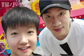 许昕：专业拆台孙莎莎一百年！#许昕 #孙颖莎 #拆台 #乒乓球 #内容启发搜索视频封面