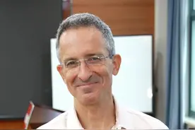 我是哈佛幸福课创始人泰勒·本-沙哈尔，今天入驻抖音，加入抖音心理天团 #向哈佛幸福导师请教幸福秘诀 #大有学问 @抖音大有学问视频封面