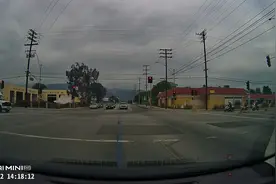 前后警车压阵，哈雷车队，高调游街视频封面