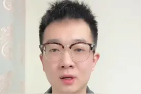 泰国两帮派猴子抢地盘引发暴力冲突，当地警方抓捕猴子头目，才逐渐平意。#泰国两派数千只猴子打群架 #猴子打架视频封面