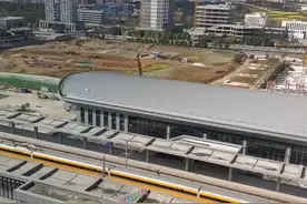 预测渝厦高铁重庆东至黔江约139 渝厦高铁重庆段是厦渝通道的重要组成部分，途经南岸、巴南、南川、武隆、彭水、黔江等地，设计时速350km#渝厦高铁 #高铁票价 #重庆 #黔江视频封面