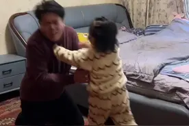 女儿是爸爸上辈子的情人 那么问题来了 男孩呢？#看一次笑一次 #生活vlog日常记录 #原创视频 #arpat幽默视频 #爹带娃系列视频封面