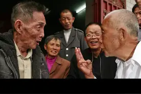 我们兄弟三个，先后当兵入伍，大哥正师职退休，我正团职转业，只有弟弟复员后回到农村。然而事隔多年，我们才发现弟弟才是最幸福的……#幸福是什么#兄弟#老年生活#命运#大梨2019 @旧事记叙视频封面