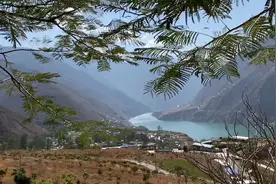 摩旅云南昆明市最偏僻的小镇，快递十天半个月才能到不过风景不错