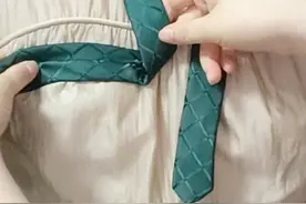 打领带的方法 #白衬衫的五种不同风格搭配#夏日中性风穿搭日记#夏日轻氧感穿搭给视觉降降温#女式衬衫穿搭技巧 #配饰的重要性