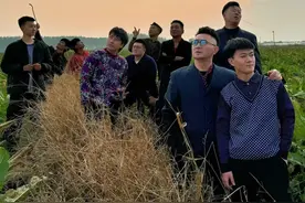 这在哪个村都是村草级别了吧😂#大石桥联盟 #经典老歌 #串烧