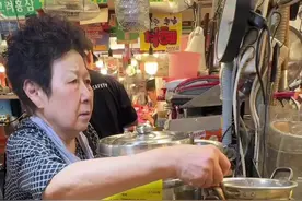 韩国🇰🇷广藏市场，街头煮泡面🍜小吃，方便速食！ #泡面 #方便面 #煮泡面 #煮方便面