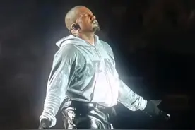 侃爷上海演唱会迟到早退引众怒，观众狂喊退票#Kanye#侃爷上海演唱会#娱乐圈#上热门话题