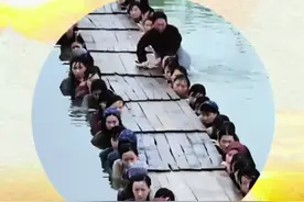 32名用自己的身躯搭起了一座女子火线桥，感动了14亿中国人！ 今天是孟良崮战役78周年纪念日，请让我为您讲述这段沂蒙红嫂的故事！#沂蒙精神 #沂蒙红嫂 #孟良崮战役 #文旅临沂