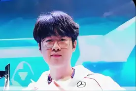 最有人情味的俱乐部T1，Zeus转会期最详细时间线曝光，苦尽甘来！#lol #Zeus