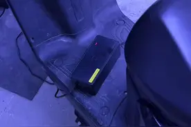 给电动车充电，充电器一变绿灯就要拔掉充电器吗？#电动车 #充电 #电动车维修 #电池 #充电器视频封面