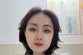 肩膀肌肉受压，手臂疼痛，快来看看是不是玩手机的你#硬核健康科普行动 #健康生活重养自己一遍 #抖音创作季 #蒙古大夫托麻花视频封面