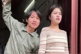 身为男人身不由己，还是睁一只眼闭一只眼吧😂#看一遍笑一遍 #逗你一笑 #幽默段子视频封面