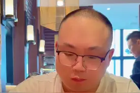 彪哥自助餐狂炫老板上百个龙虾，老板紧急求饶求放过#自助餐 #海鲜自助 #饭德彪 #自助餐的正确吃法 #海鲜美食诱惑你