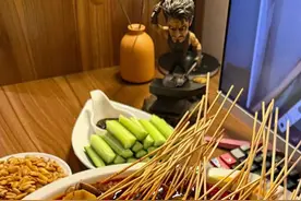 晚上回到家 整个冷锅串串犒劳下自己吧 #冷锅串串 #夜宵 #生活小家电 #小米净水器 #小米净水器Q1000视频封面