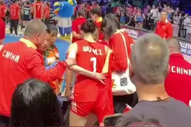 中国女排胜日本 吴梦洁最后一分受伤 快点恢复哈！#女排 #2025女排世联赛 #中国女排
