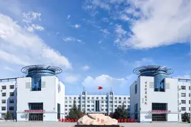 快来一起解锁华德建筑版jellycat！#哈尔滨华德学院视频封面