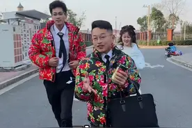 跟我比穷？#段子 #房地产销售日常 #意想不到的结局 #看完不笑算我输 #幽默段子视频封面