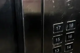 生怕又被困#电梯 #电梯故障 #电梯维修 #电梯人视频封面