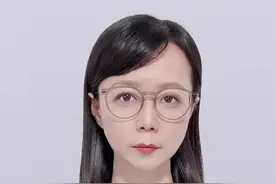 教室里上演全武行，施暴者竟是人民教师？#薇观察 #怀仁一老师殴打学生被停职视频封面