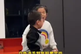 姐弟大战，没有悬念#孩子你无敌了 #打弟要趁早 #血脉压制 #看一遍笑一遍 #名场面视频封面