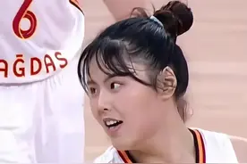 24分11篮板，小宝继续高光表现！ #dou来为中国篮球加油 #中国女篮 #抖音篮球季 #李月汝 #内容启发搜索视频封面