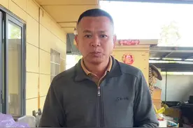 每次吃烧烤都少不了这个手撕鱿鱼干，鲜香美味，嚼劲十足 #手撕鱿鱼烧烤做法 #烧烤鱿鱼 #地方特色美食视频封面