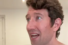 TikTok refugees ! 欢迎！我来教你们中文😎 当老外教老外中文和社交媒体礼仪😎一定要尝尝咱中国的北京豆汁儿～视频封面