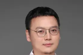 膝盖肿胀有积液，教你一个居家锻炼好方法，在家也可以慢慢消除积液#膝关节积液 #抖出健康知识宝藏 #康复锻炼