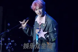 #梓渝 《拥抱你的我》舞台直拍～后面唱着好像哭了哎！#2025Z纪元银河左岸音乐节 #银河左岸音乐节