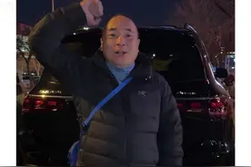 天津港14年销售帮粉丝发车日常第181集，天津港为数不多的轿车，今天安排一个，奔驰S500平行进口的优势还是挺大的，感谢章总，出发绍兴#丢哥带你逛天津港#定金发全国#出发吧伟大的车友啊#奔驰S500视频封面