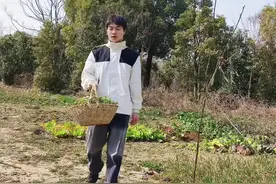 原来吃不完的香菜和蒜苗还可以这样保存 ，不晒不腌，一年后还跟新鲜的一样，今天终于学到了，又是被神兽数落的一天视频封面