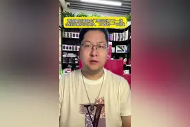 谢霆锋香港演唱会杀疯了，T恤牛仔裤唱哭4万人 #谢霆锋香港演唱会 谢霆锋还是那个谢霆锋，全程29首歌，就一套衣服，没有嘉宾，从头唱到尾，满满的诚意。吉他一响，熟悉的节奏瞬间让我们回到了那个青葱岁月…#谢霆锋 #青春